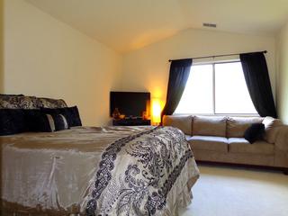 1303 Springwood Dr. #A2, Schaumburg, IL 60193