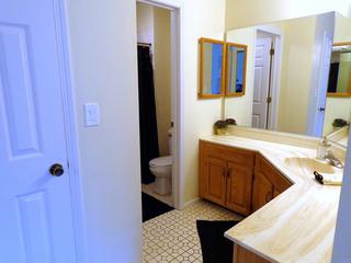 1303 Springwood Dr. #A2, Schaumburg, IL 60193