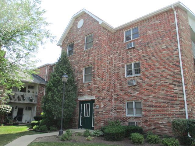 4305 Shamrock Ln. #2C, Mchenry, IL 60050