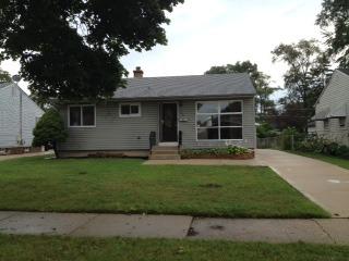2051 Birch St., Des Plaines, IL 60018