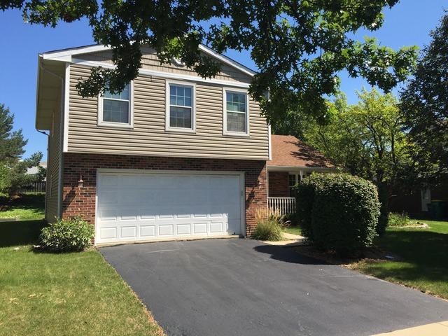 945 Williamsburg St., Westmont, IL 60559
