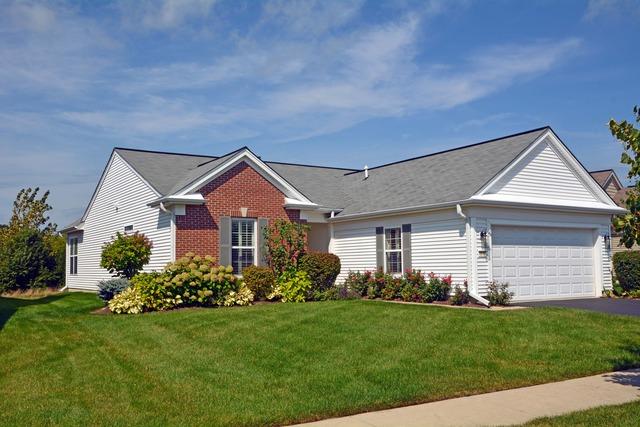 12185 Daphne Dr., Huntley, IL 60142