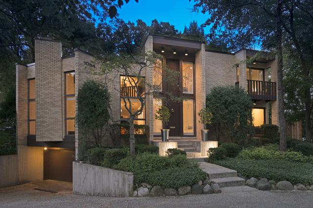 1064 Sheridan Rd., Wilmette, IL 60091