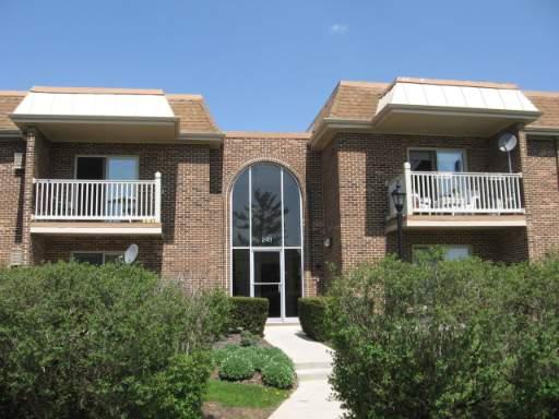 2411 N Kennicott Dr. #2C, Arlington Heights, IL 60004