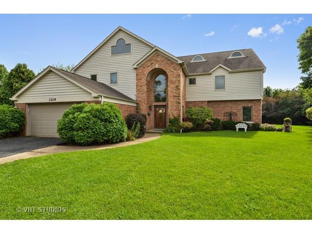 3209 Sprucewood Rd., Wilmette, IL 60091