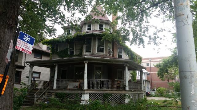 7047 N Ashland Ave., Chicago, IL 60626