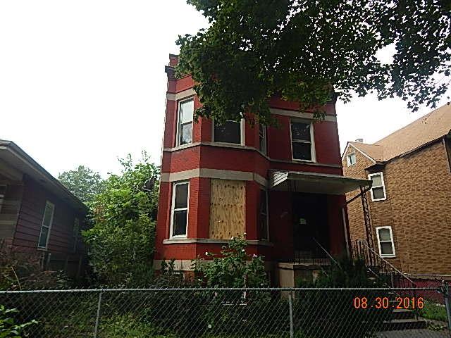 8036 S Escanaba Ave., Chicago, IL 60617