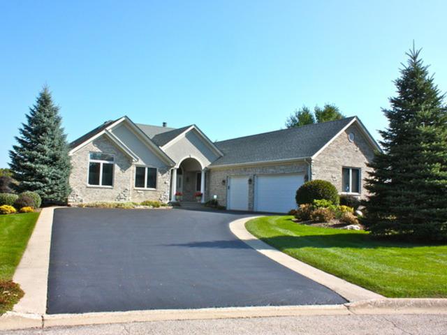5 Calais Ct., Oakwood Hills, IL 60013