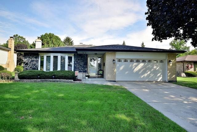 1306 Iroquois Ln., Darien, IL 60561
