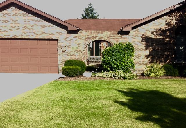 1075 S Salem Dr., Schaumburg, IL 60193