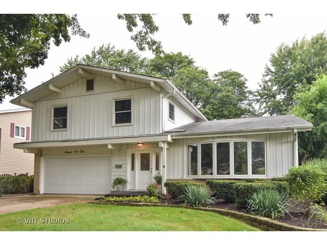 1104 E Greenwood Dr., Mount Prospect, IL 60056