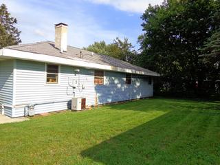 2113 Fairfield Rd., Lindenhurst, IL 60046