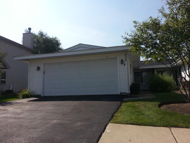 935 Westfield Ln., Schaumburg, IL 60193