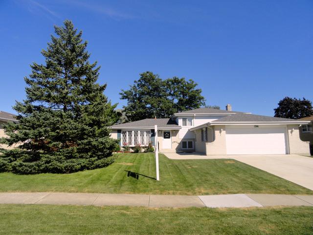 7701 Blackberry Ln., Willowbrook, IL 60527