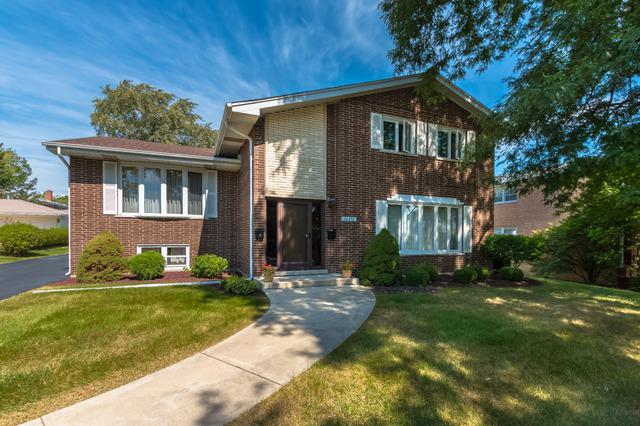 16 W 650 57th St., Clarendon Hills, IL 60514