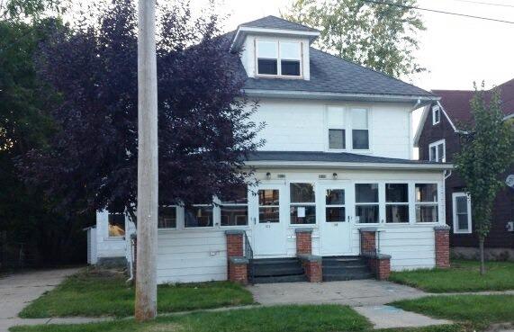 910 S Oak Ave., Freeport, IL 61032
