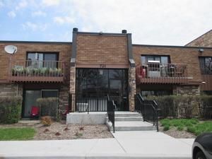 718 Tullamore Ct. #2D, Schaumburg, IL 60193