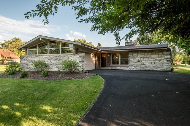 20W201 Meadow Ln., Lemont, IL 60439