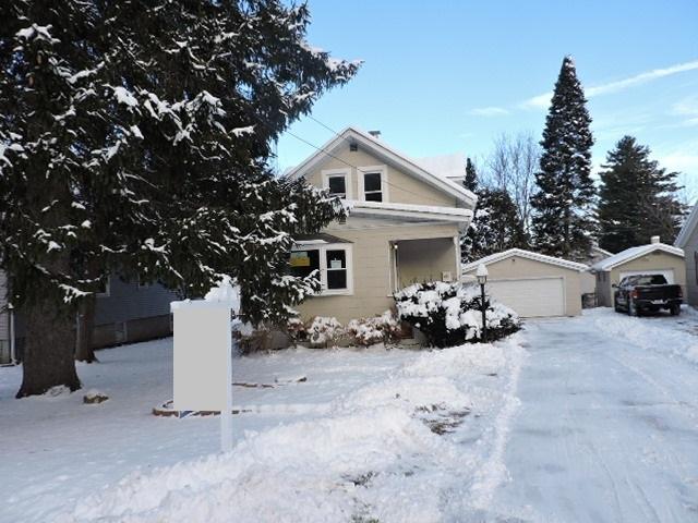 302 Circle Rd., Fox River Grove, IL 60021