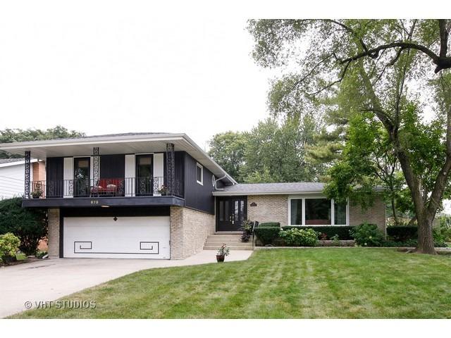 873 Willow Ln., Willowbrook, IL 60527