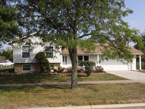 8233 W Norwood Dr., Frankfort, IL 60423