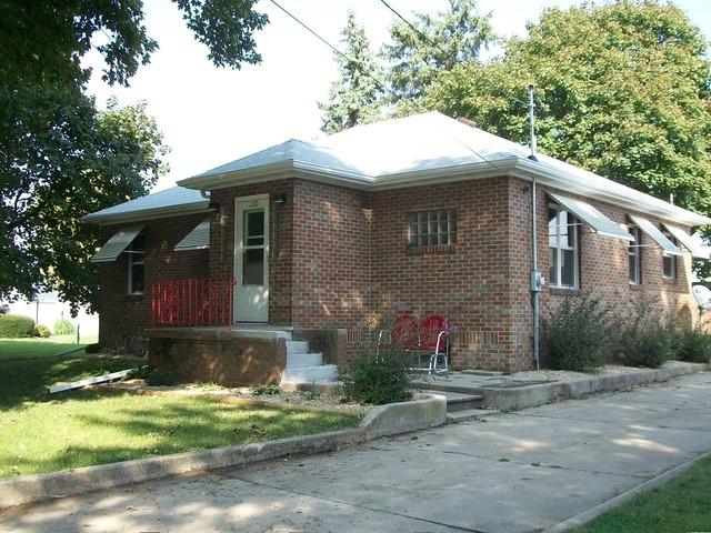 130 S Park St., Sheffield, IL 61361