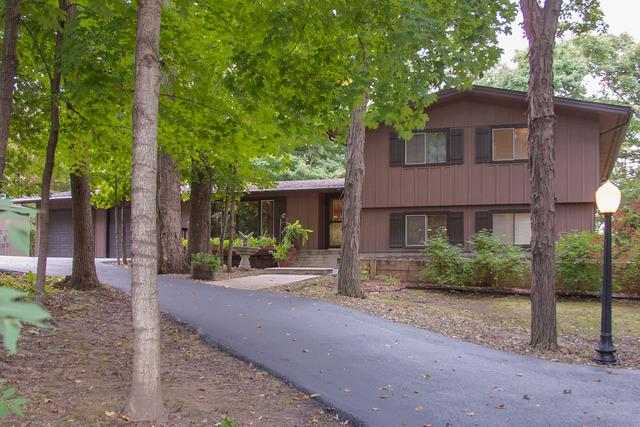 30 Wooden Bridge Dr., Yorkville, IL 60560