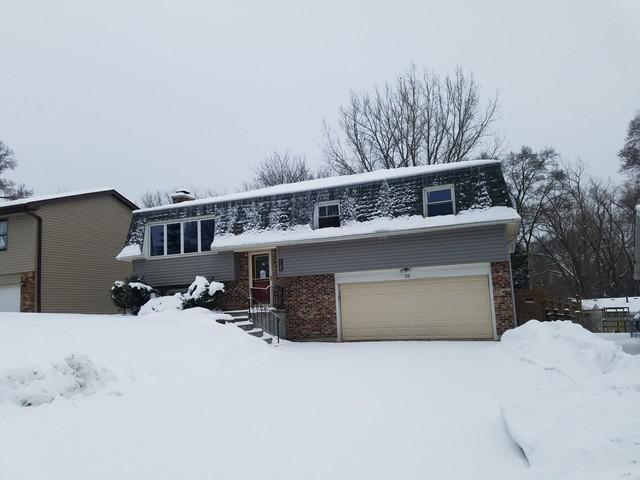25 Pershing Ave., Lake In The Hills, IL 60156