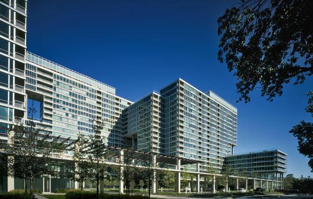 9655 Woods Dr. #1308, Skokie, IL 60077