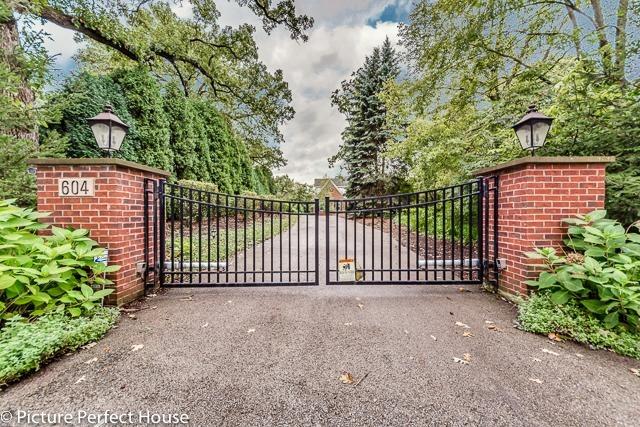 604 Hobson Rd., Naperville, IL 60540