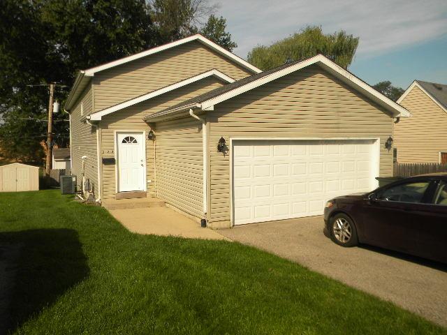 222 Brierhill Dr., Round Lake Park, IL 60073