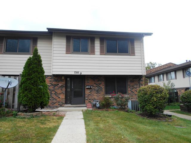 7315 Winthrop Way #9, Downers Grove, IL 60516