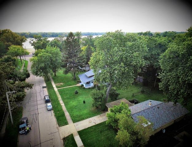 222 Lakeshore Dr., Crystal Lake, IL 60014