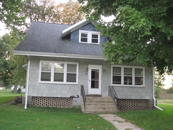 143 S State St., Franklin Grove, IL 61031