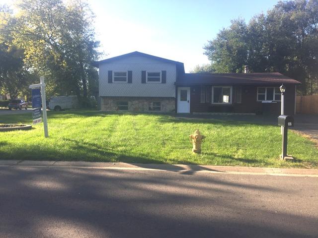 104 Parklawn Ct., Bolingbrook, IL 60440