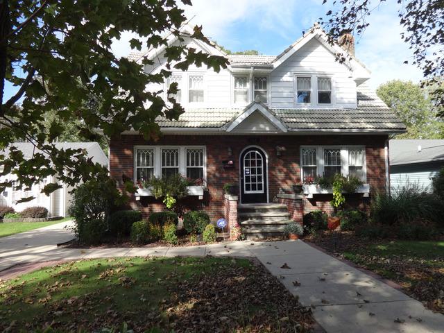 107 Elm Ave., North Aurora, IL 60542