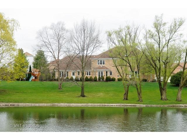 2415 E Greshan Ct., Arlington Heights, IL 60004