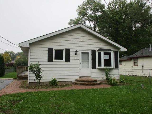 14 Ridgeland Ave., Fox Lake, IL 60020