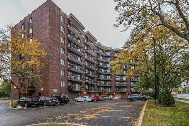 711 S Des Plaines River Rd. #205, Des Plaines, IL 60016