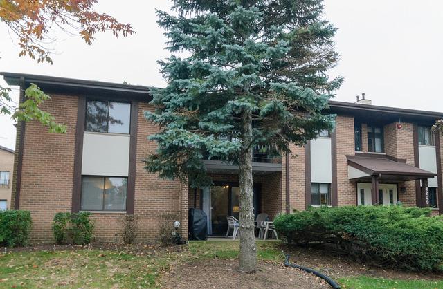 2209 Wharf Dr. #903, Woodridge, IL 60517