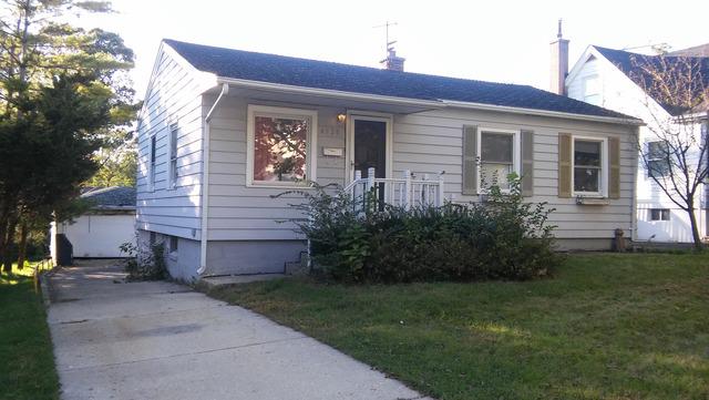 4528 Wilson Ave., Downers Grove, IL 60515