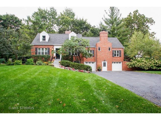 306 Warwick Rd., Tower Lakes, IL 60010