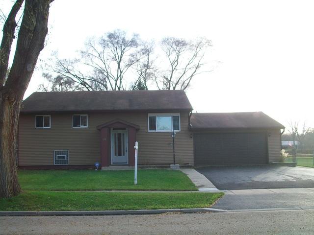 698 Briar Rd., Wauconda, IL 60084