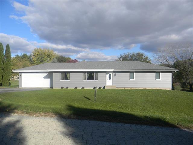 9585 Cinnabar Dr., Roscoe, IL 61073