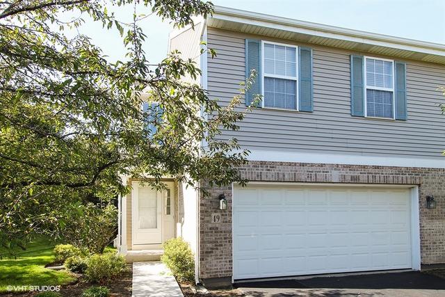 49 Colonial Ct., Streamwood, IL 60107