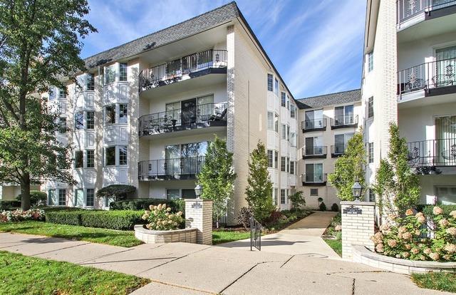 701 Ridge Rd. #2C, Wilmette, IL 60091