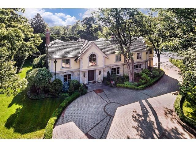 661 Driftwood Ln., Northbrook, IL 60062