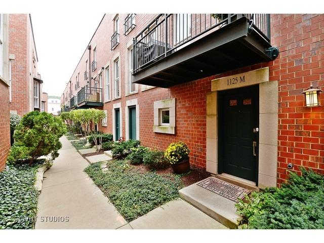 1125 W Newport Ave. #M, Chicago, IL 60657