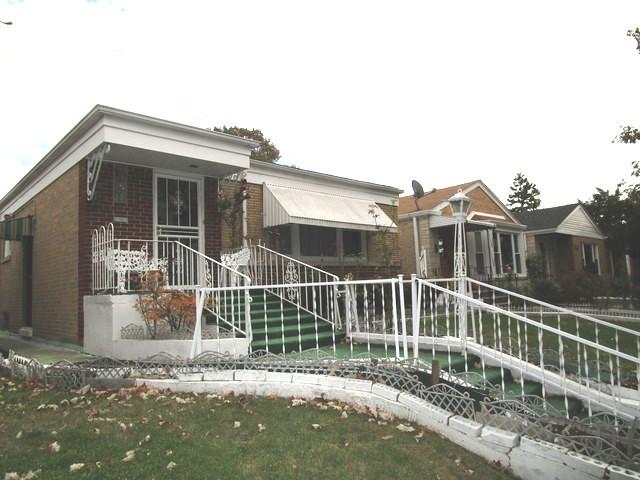 6049 N Troy St., Chicago, IL 60659