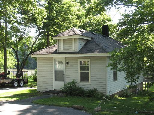 329 Offutt Ln., North Aurora, IL 60542